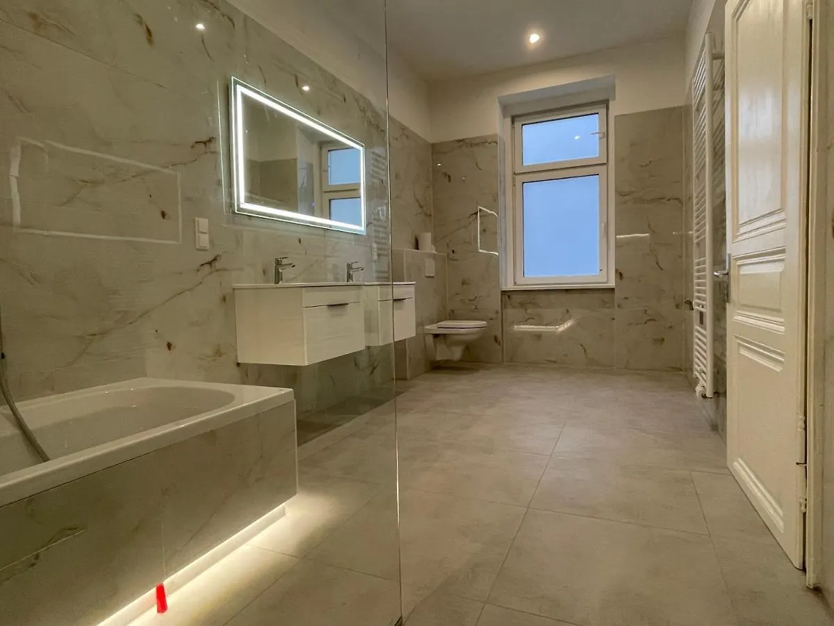 Boutique Apartment At Famous Vienna Kutschkermarkt