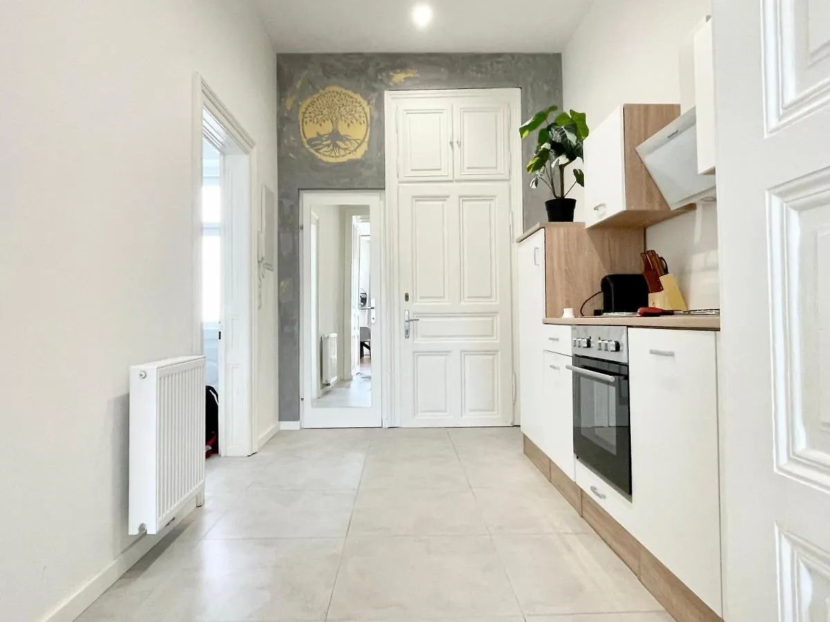 Boutique Apartment At Famous Vienna Kutschkermarkt Austria