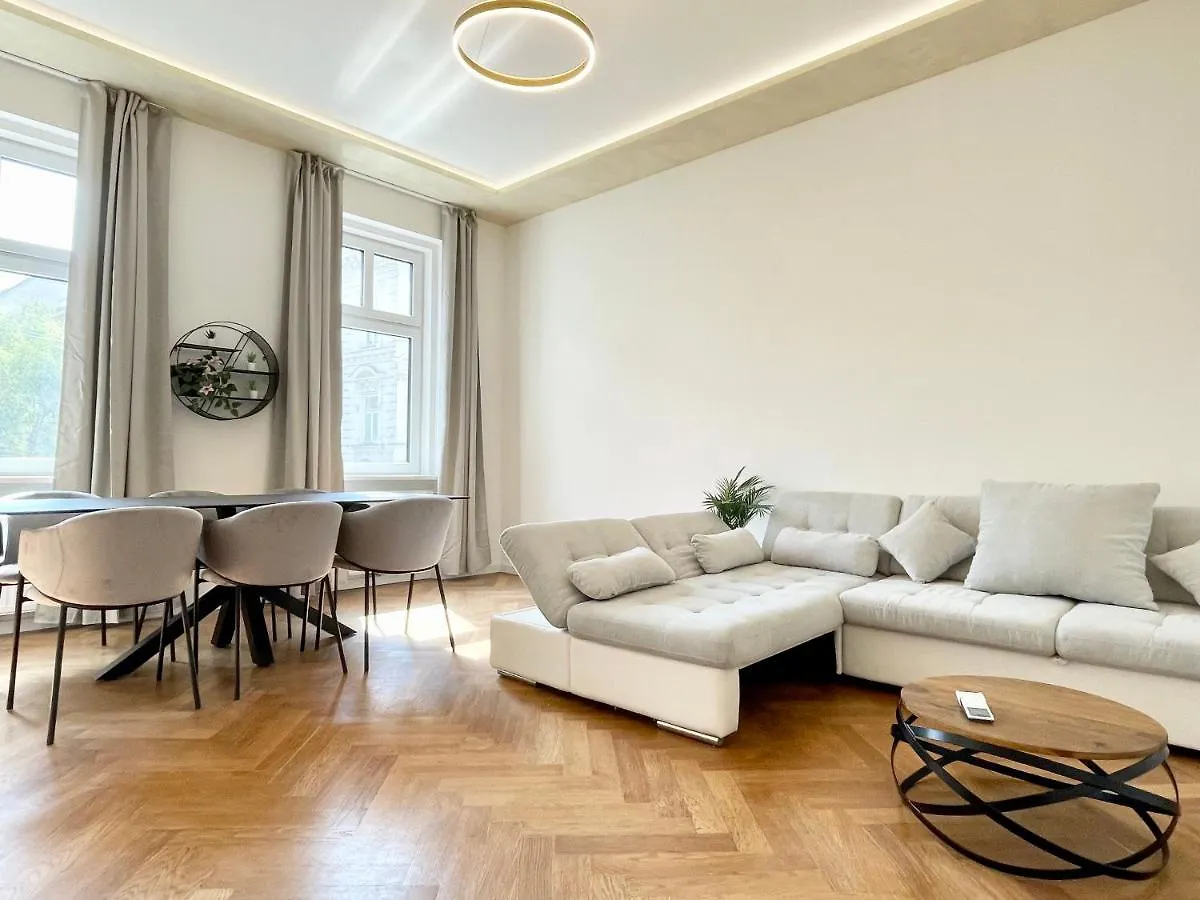 Boutique Apartment At Famous Vienna Kutschkermarkt